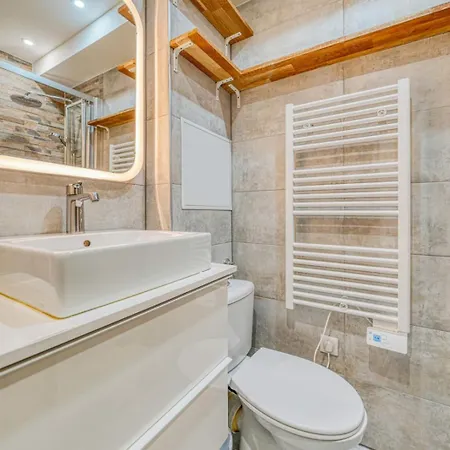 In 17th District Appartement Paris